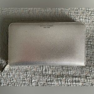 NWOT HENRI BENDEL NY SILVER FULL SIZE ZIP AROUND CONTINENTAL LEATHER WALLET